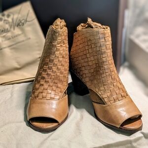 Patricia Nash Rosetta Tan Italian Woven Leather Peep Toe Ankle Booties Boots 7.5